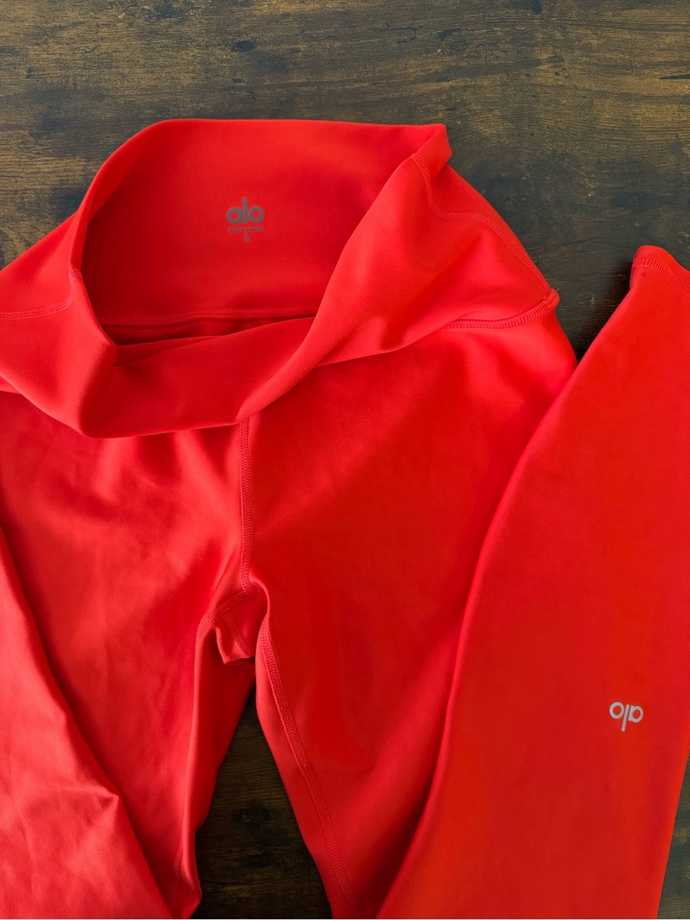 ALO Yoga 7/8 High-Waist Airlift Legging in Bright Red Small Limited Edition Colo - Picture 4 of 7